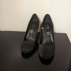 Ana Black Pumps Size 8M